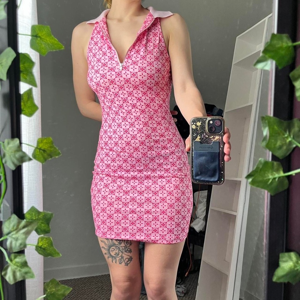 Stylish Pink Patterned Dress - image 1
